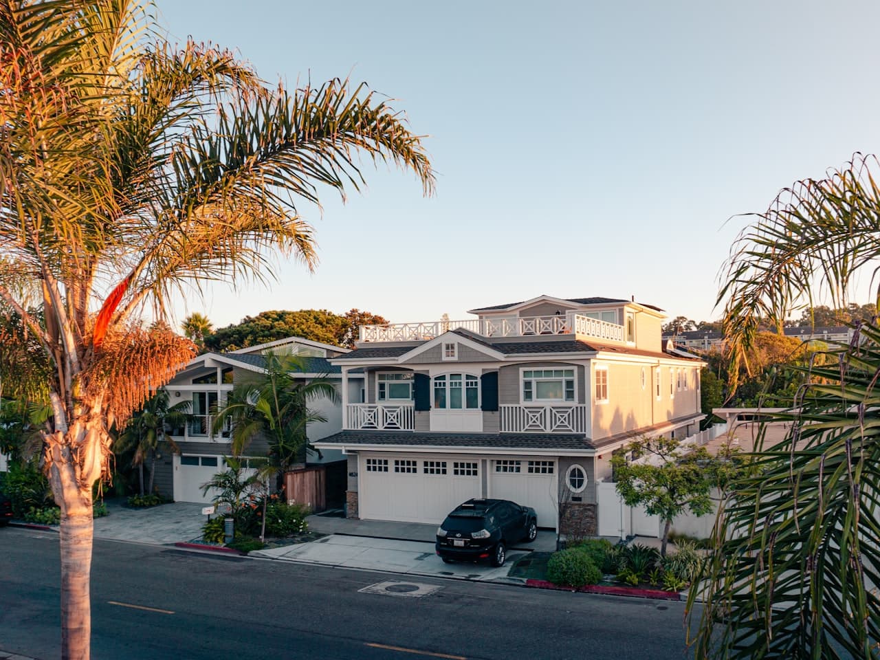 Homes in the Downey area, Los Angeles: insured, flat-rate handyman services