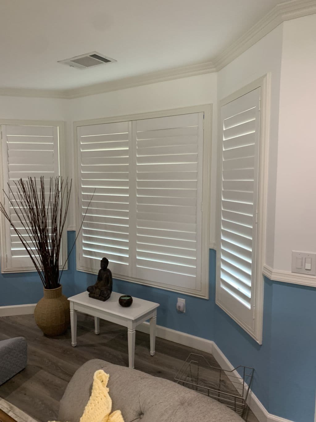 Blinds & Curtain Installation by an insured handyman in Los Angeles, flat-rate and same-week